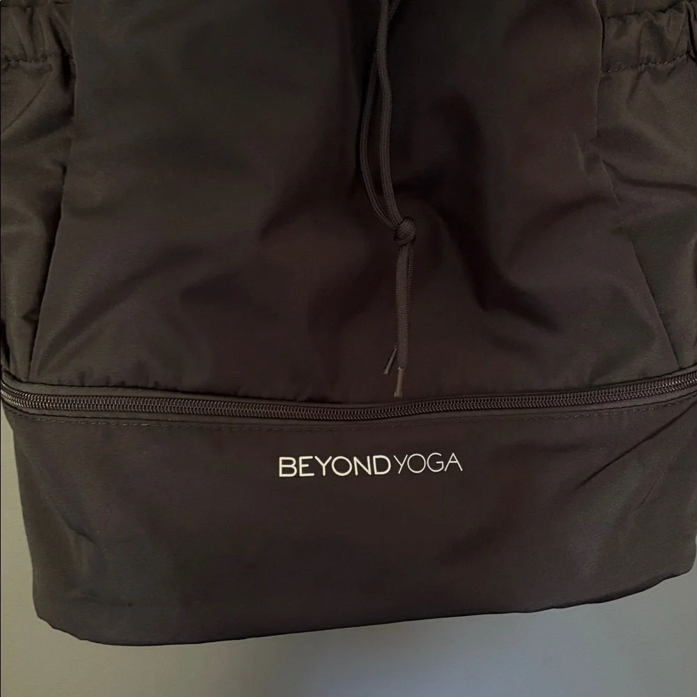 Beyond Yoga NWT black Drawstring Backpack